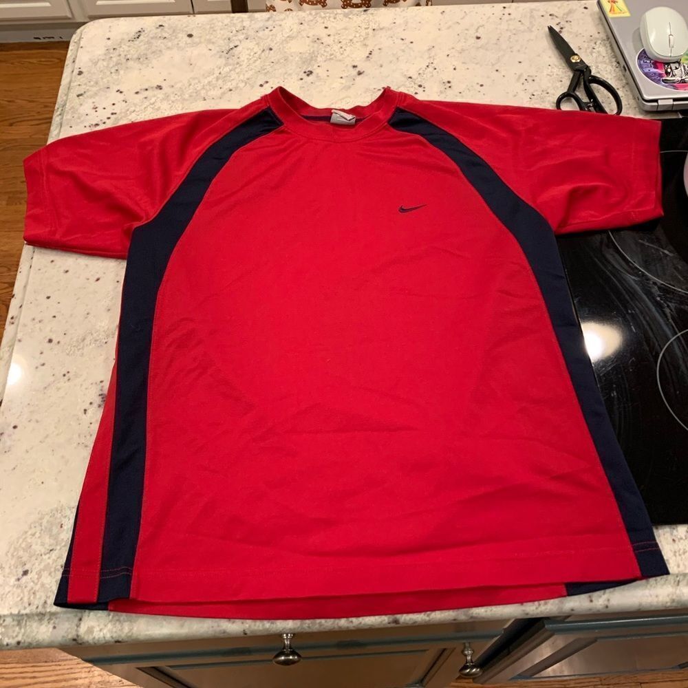 Nike Red  Athletic Running Shirt sz L